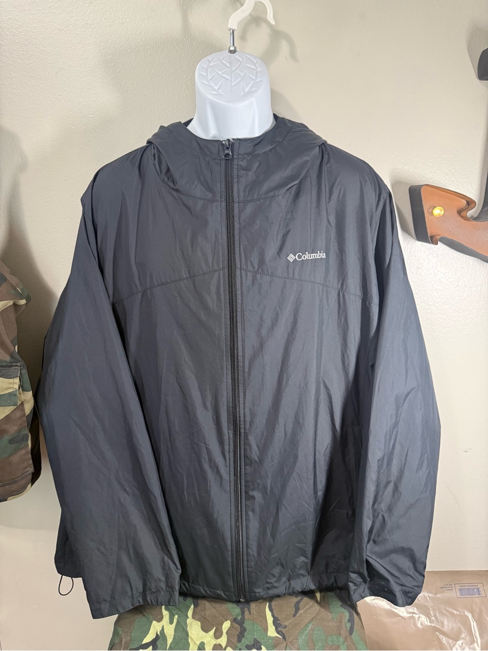 Columbia Men’s Black Hooded Lightweight Jacket